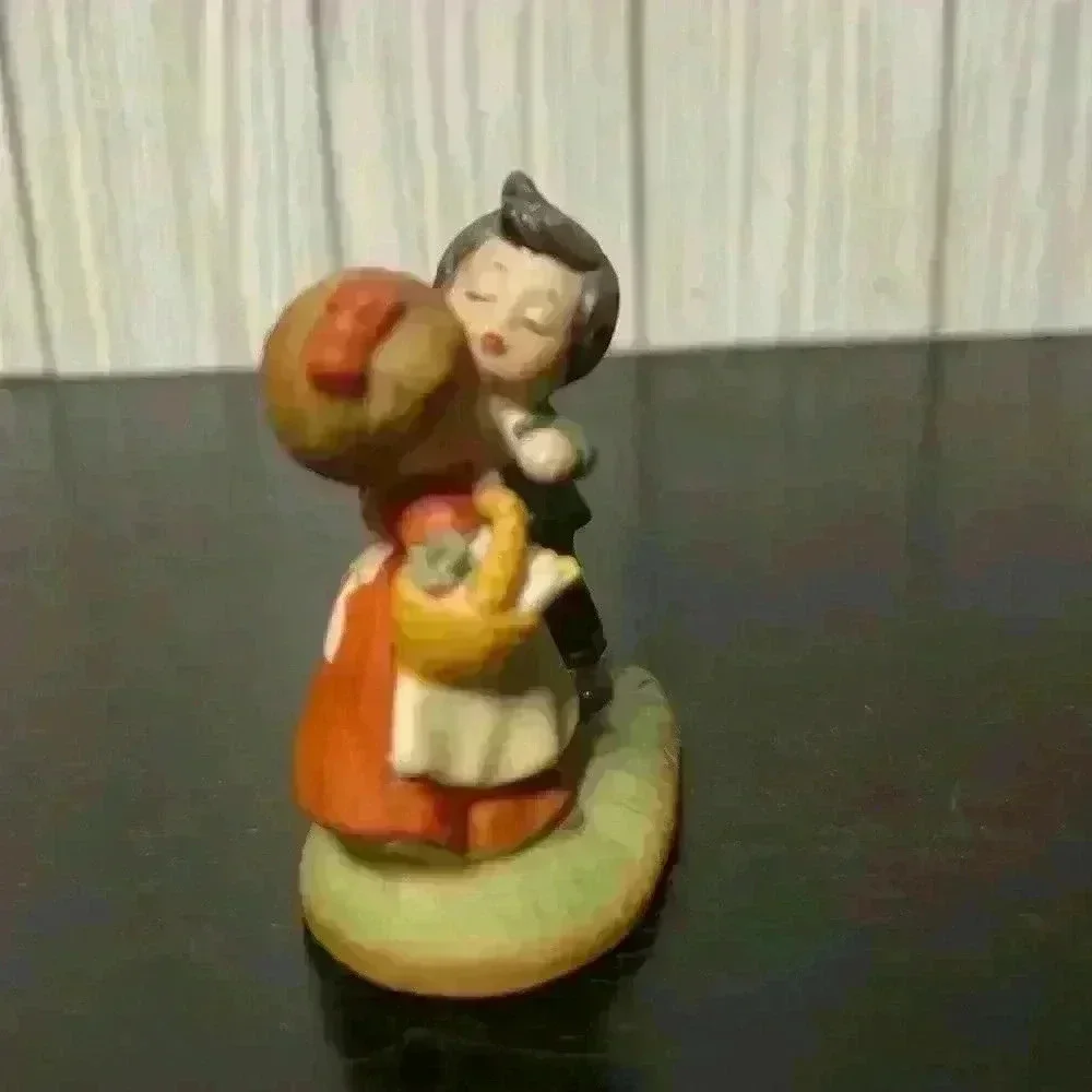 Vintage Enesco Porcelain Kissing Couple - Hugging young Boy & Girl - 2.5”